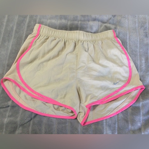 Nike Pants - Nike Women’s Dry Fit Lined Short Size M Standard Fit